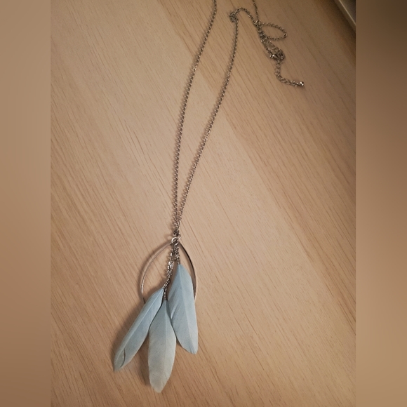 Feather Necklace - Picture 1 of 2